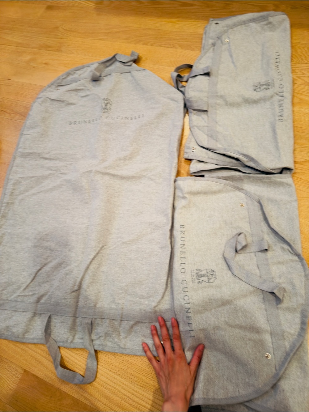 A bundle of brunello cucinelli organizer bags - Picture 3 of 7